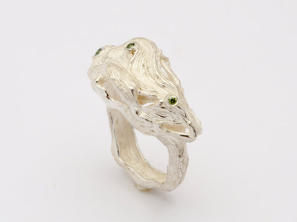925 silver ring with green diamonds 