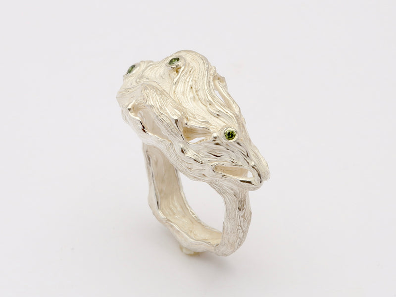 925 silver ring with green diamonds 