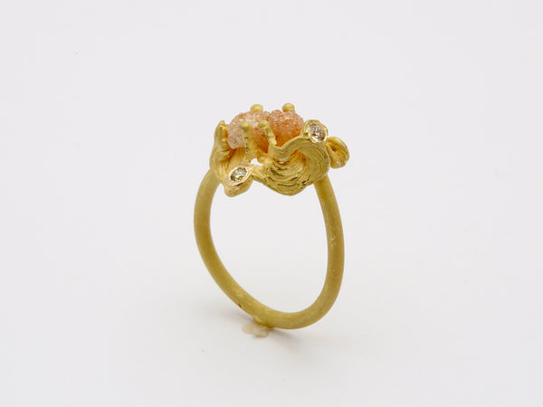 18k gold ring with raw diamond