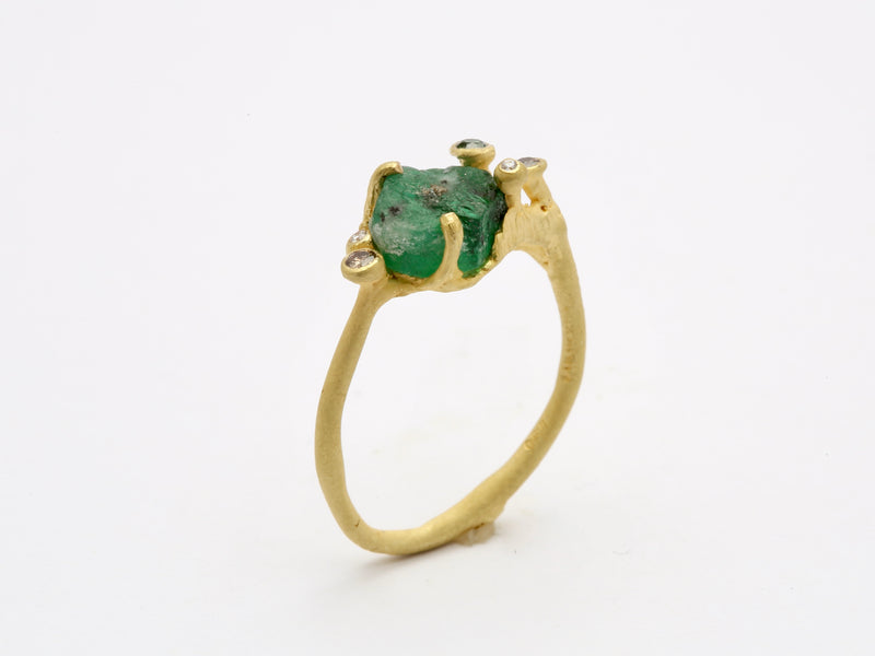 18k gold ring with raw emerald 