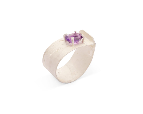 Silver Band Ring With Amethyst